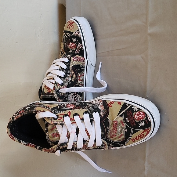 Vans Other - VGE VANS Off The Wall Shoes Size M8